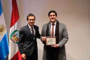 EL PRIMER EQUIPO PERUANO EN GANAR LA COMPETENCIA DE ARBITRAJE INTERNACIONAL DE INVERSIONES